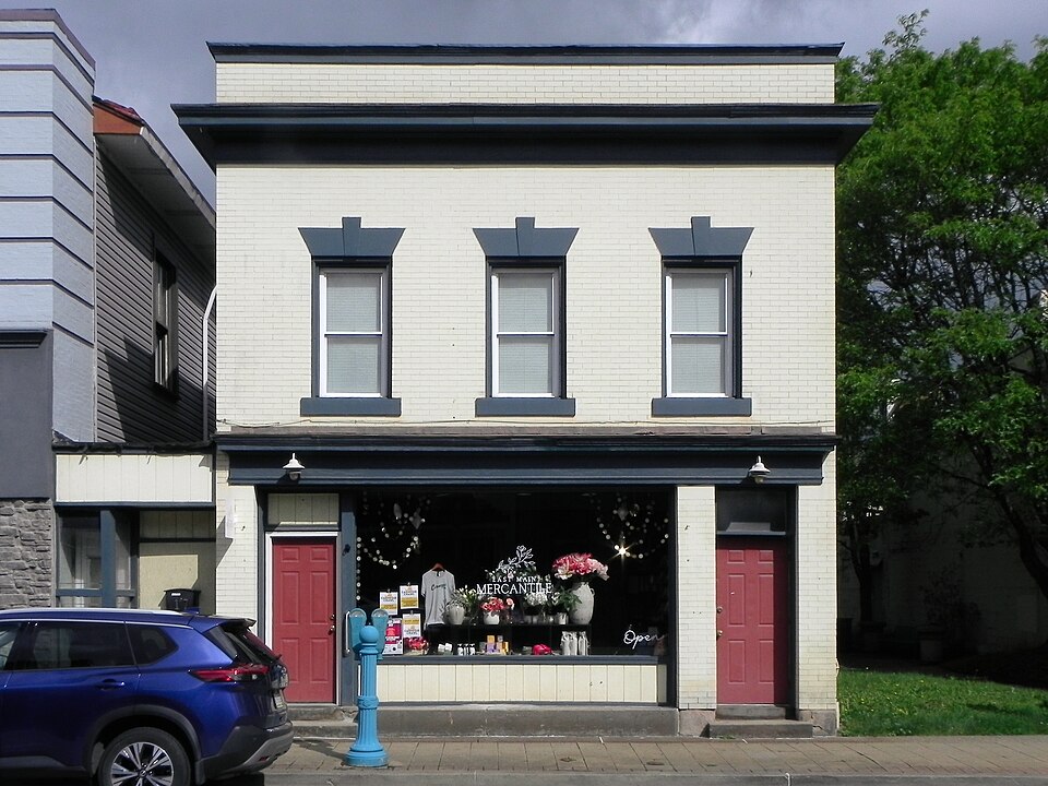 17 East Main Street