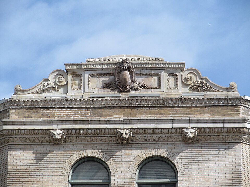 Crest on the corner