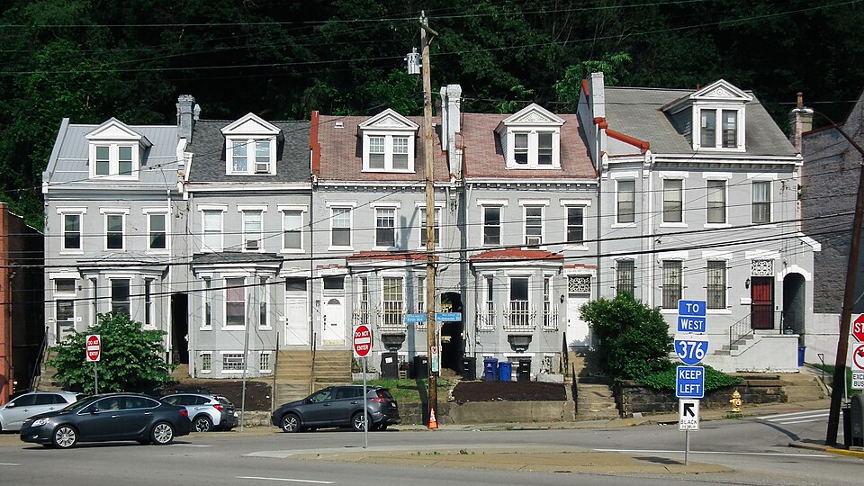 Rowhouses at Fifth and Robinson