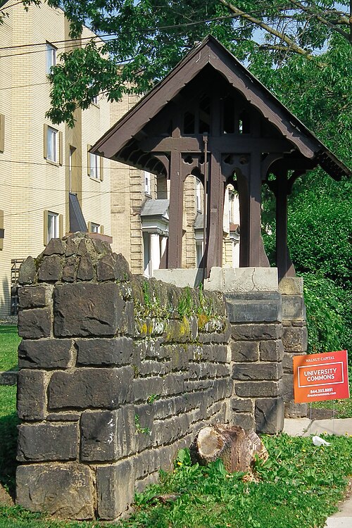 Perspective view of the gate
