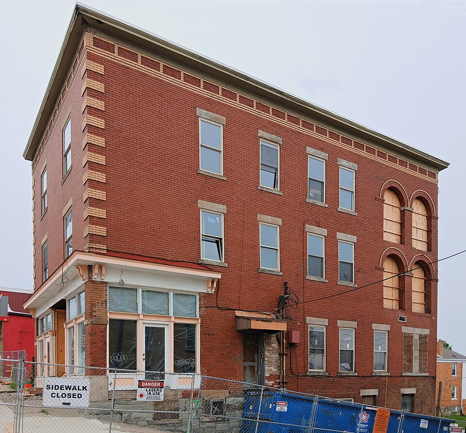 1600 Broadway, Beechview