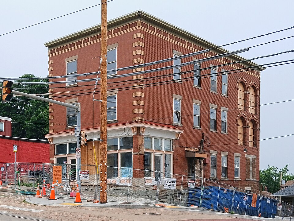 1600 Broadway, Beechview
