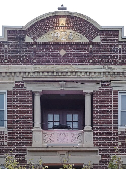 Balcony and date stone reading 1924