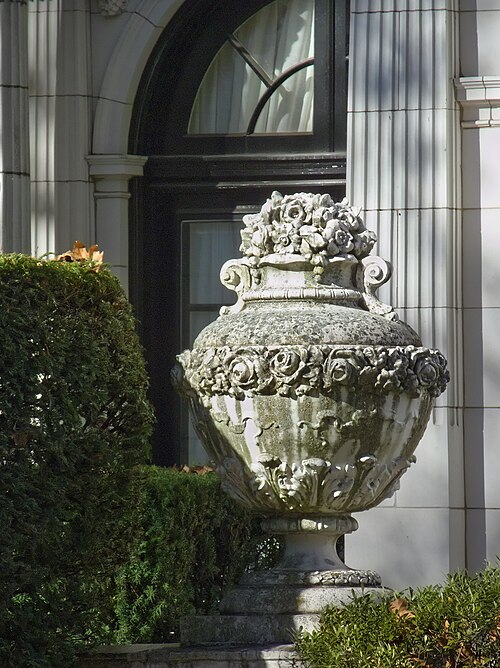 Urn