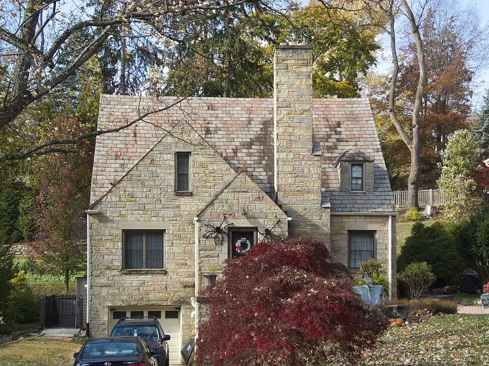 100 Sunnyhill Drive