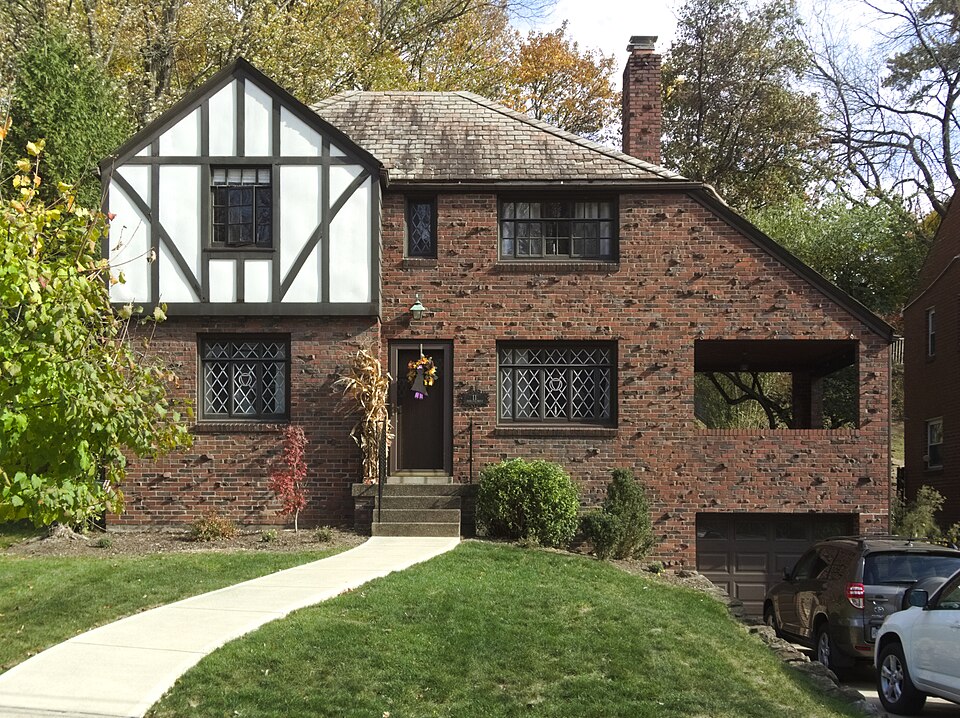 11 Iroquois Drive