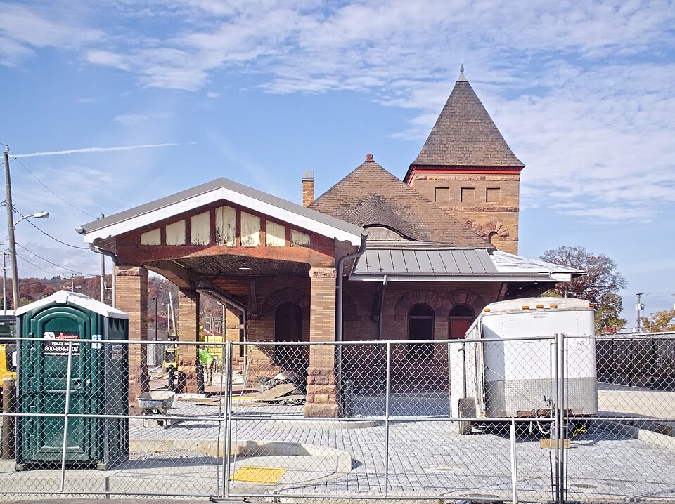 End of the Coraopolis station