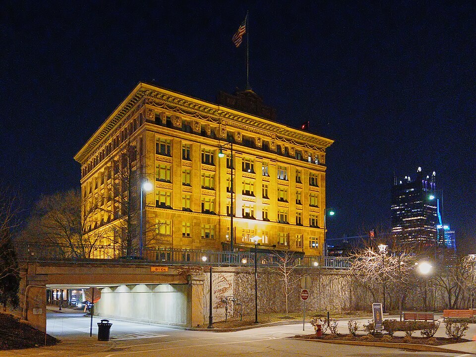 Night view of the Pittsburgh & Lake Erie station, Pittsburgh