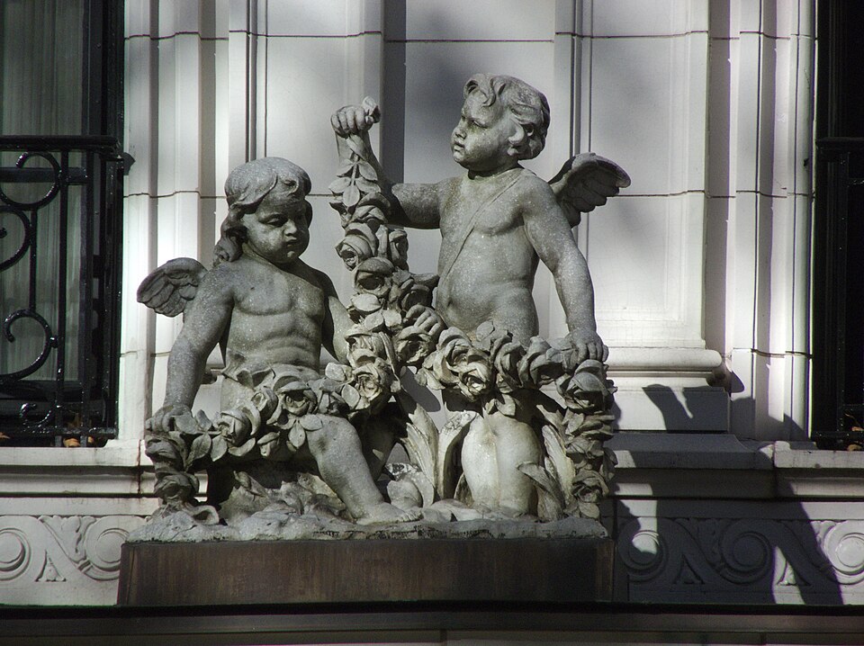 Putti on the porch roof of the Moreland-Hoffstot House