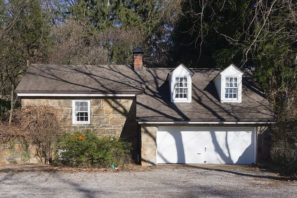 Spring house and garage