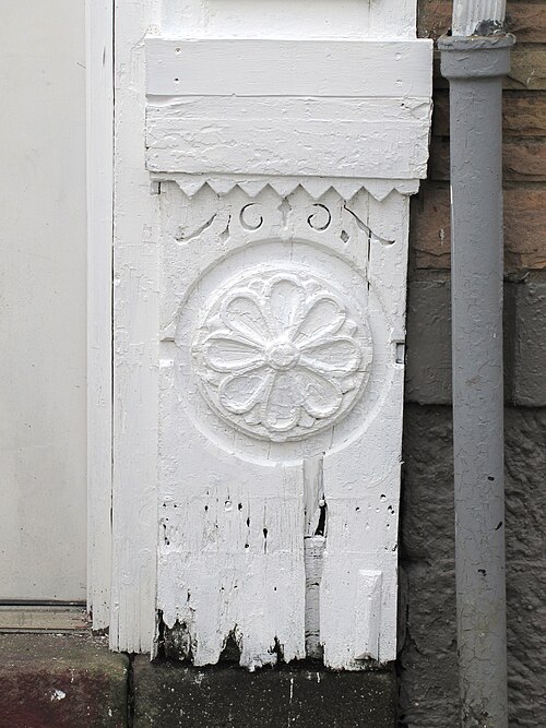 Woodwork with abstract floral decoration