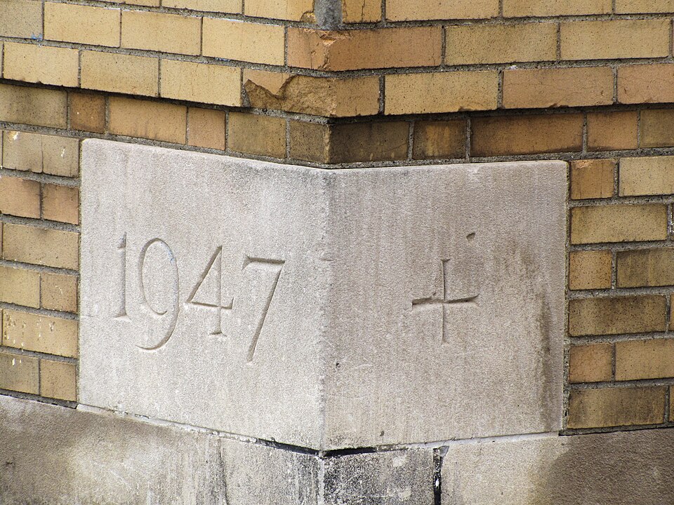 Cornerstone with date 1947