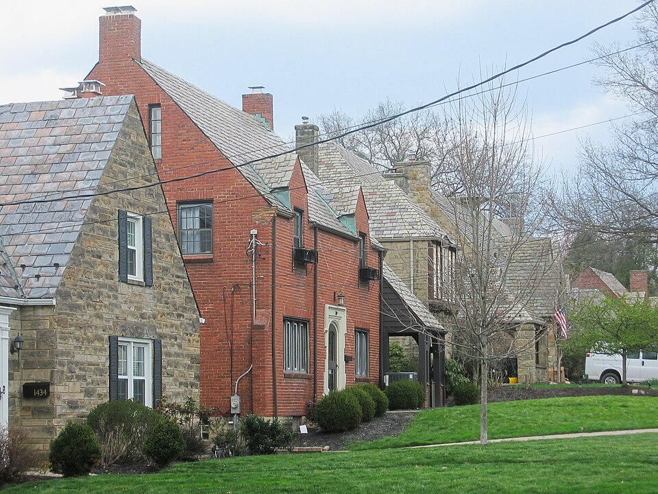 Houses on Navahoe Drive