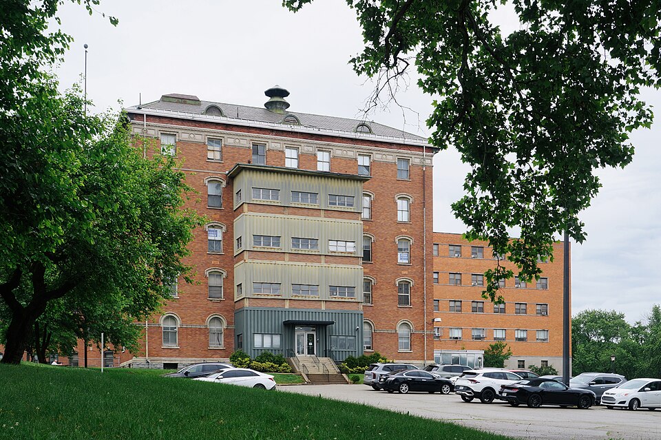 Frankstown Avenue front