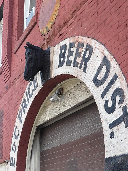Entrance with horse’s head