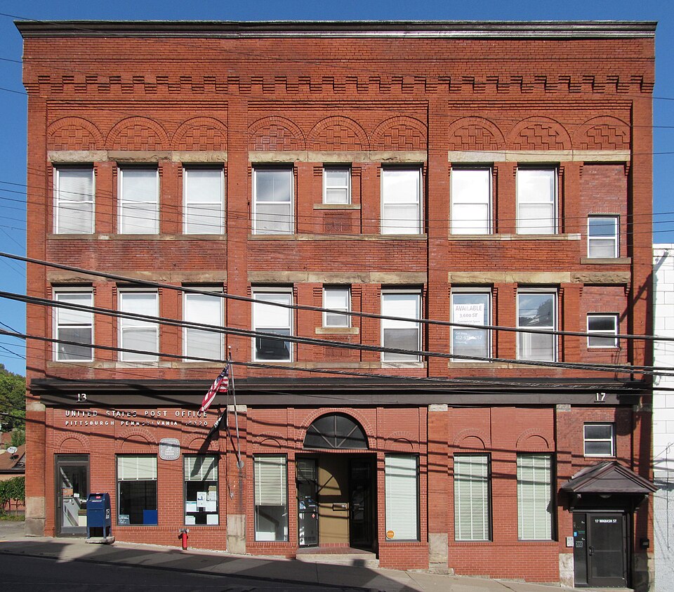 Building on Wabash Street