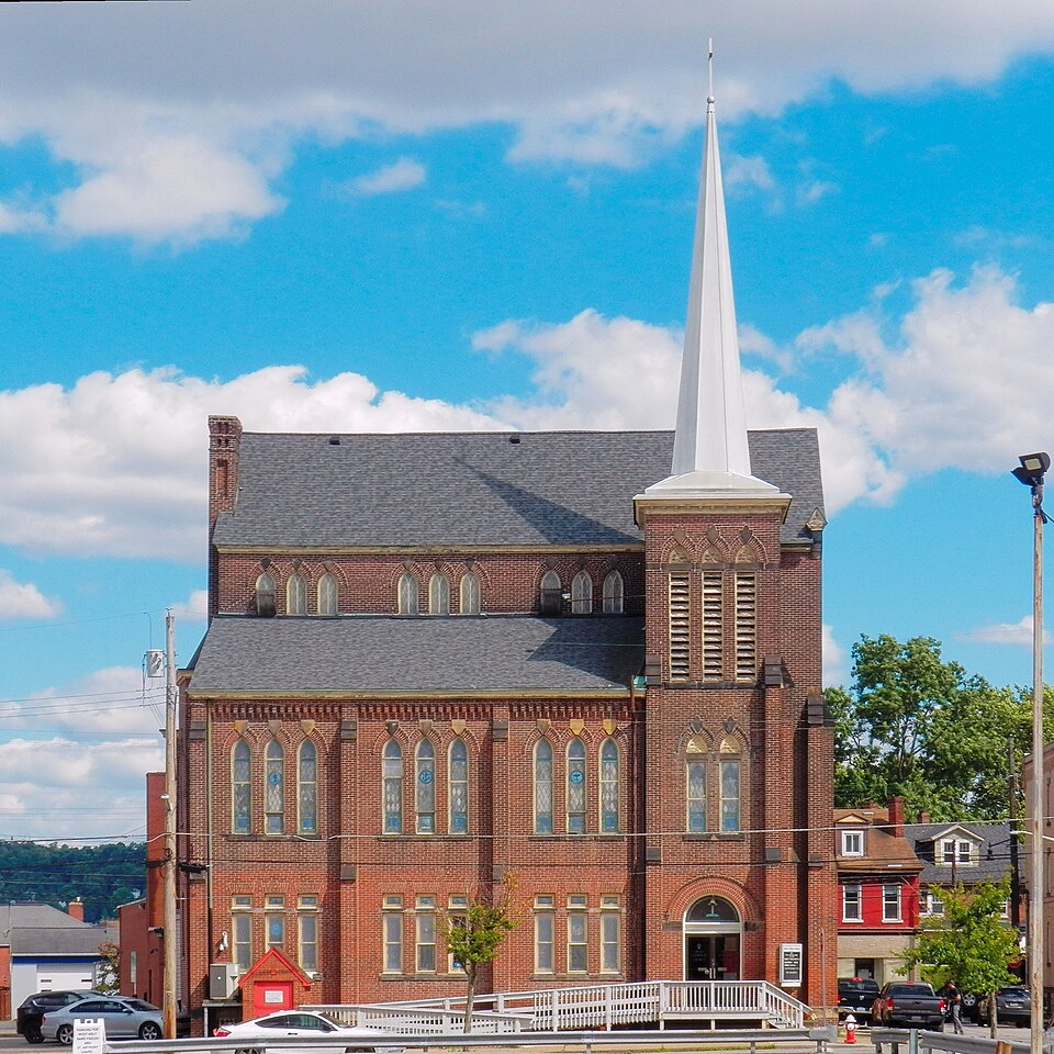 Grace Lutheran Church from the side