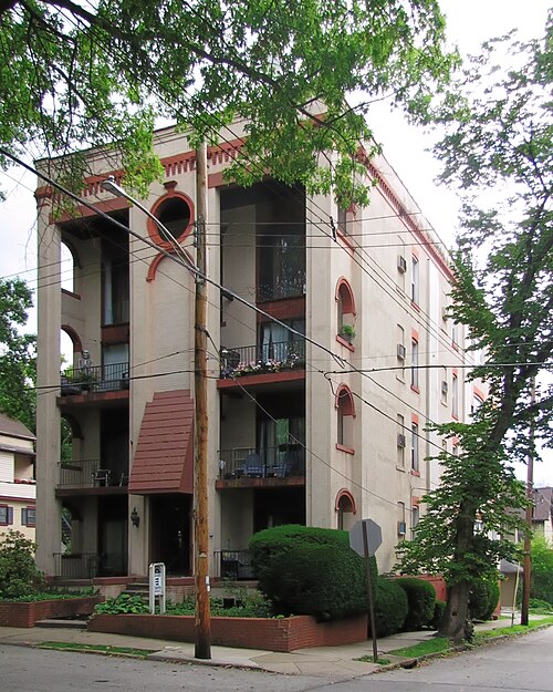 Apartment building in Regent Square