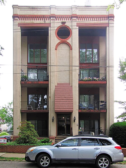 Apartment building in Regent Square