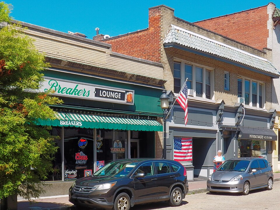 1413 and 1421 Potomac Avenue