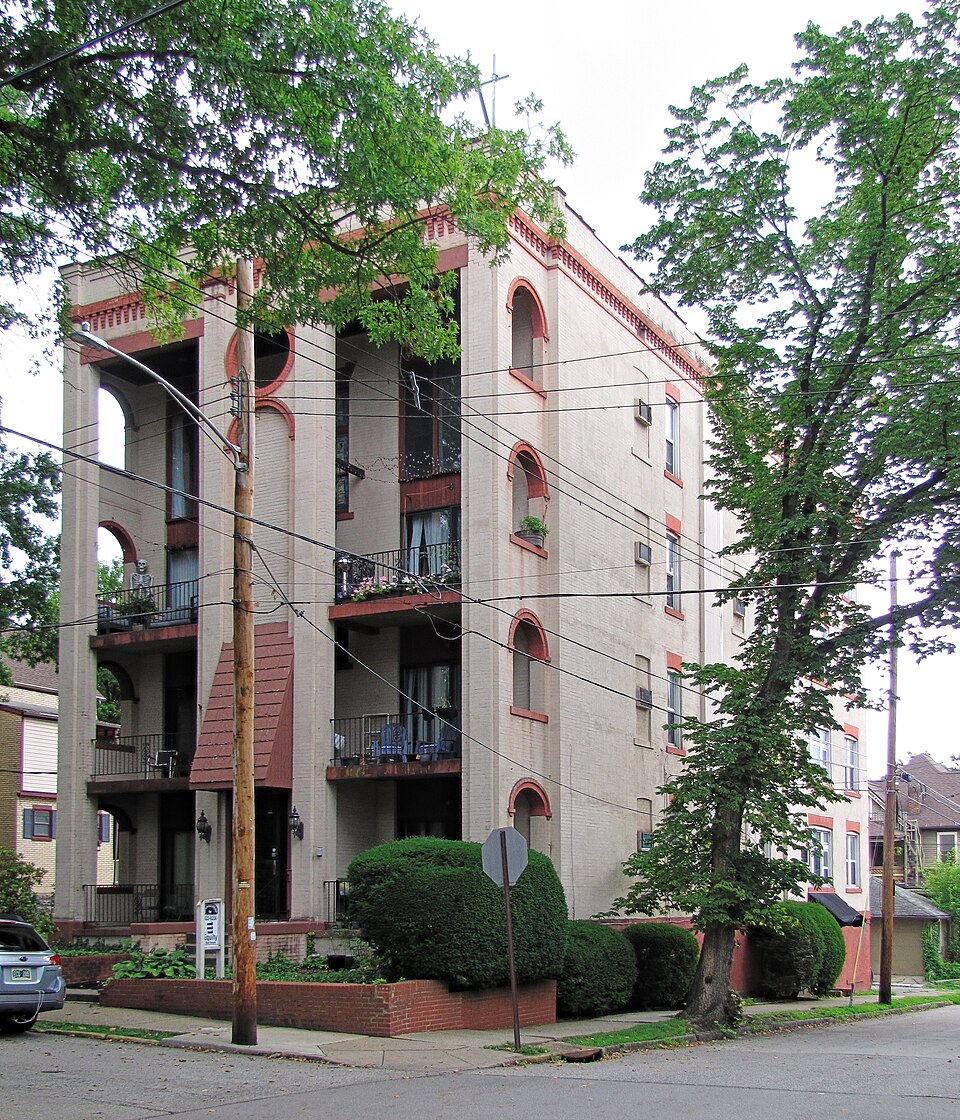 Apartment building in Regent Square