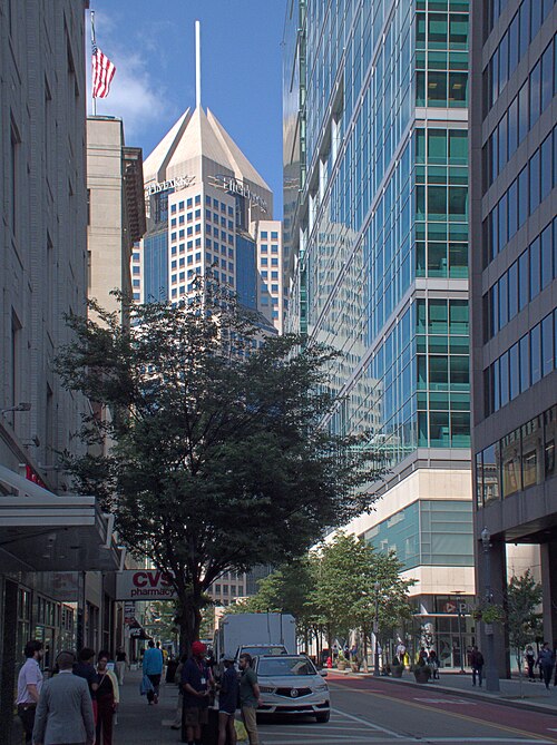 Fifth Avenue looking westward
