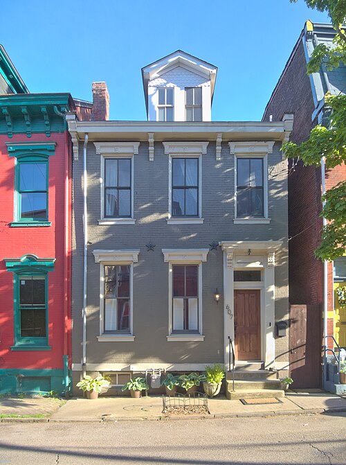 607 Avery Street