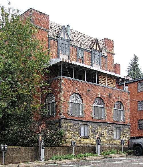 End of the Sprague Avenue building