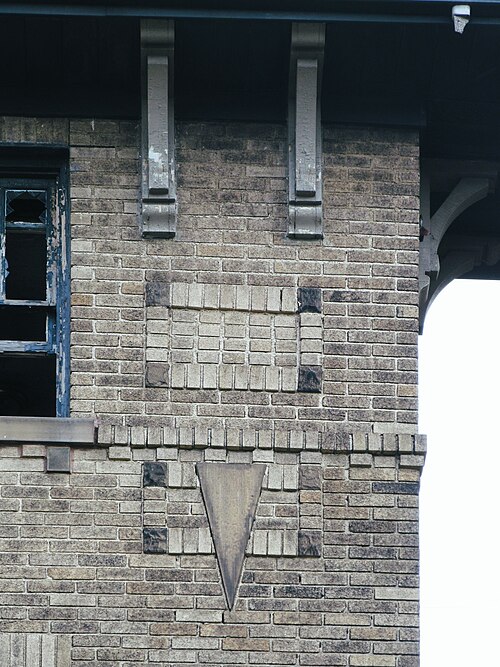 Decorative brickwork and brackets