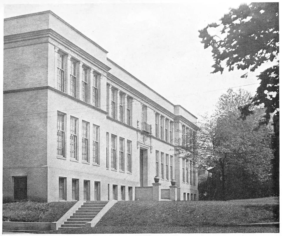 Photo of Edgewood High School in 1917