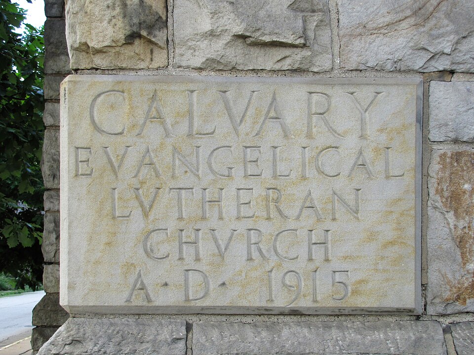 Cornerstone with date 1915