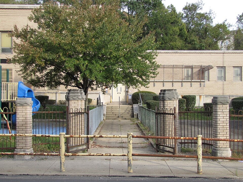 Gate